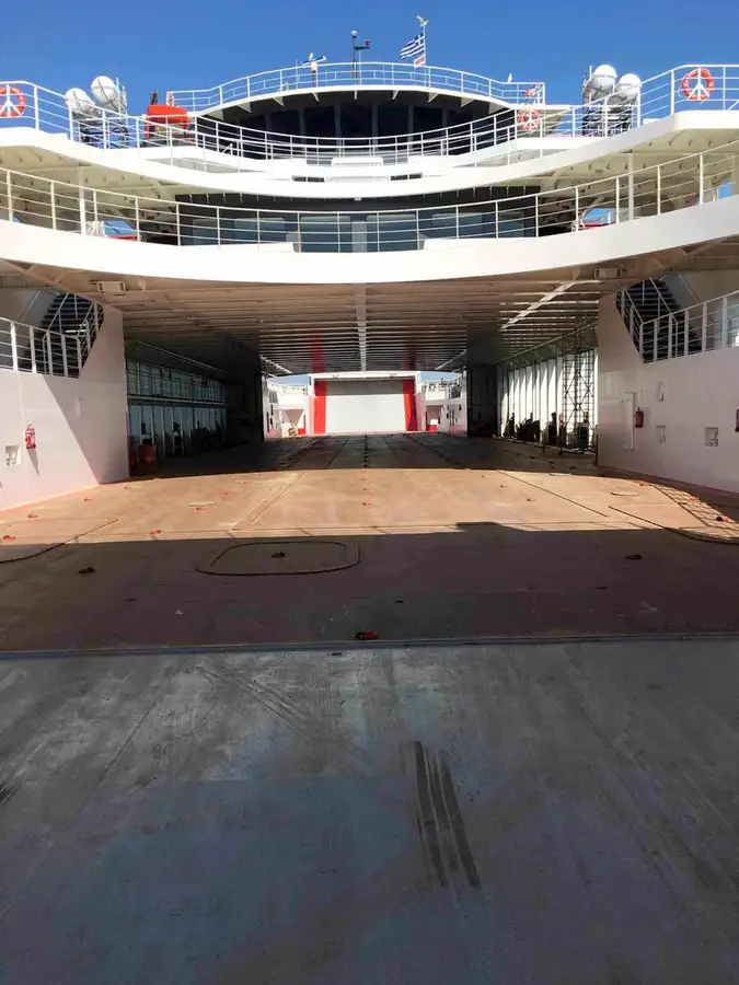Navire-ferry à vendre