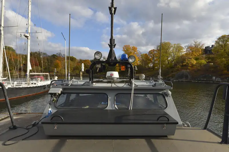 Navires militaires / de guerre à vendre