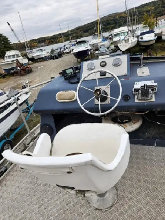 Bateaux de travail à vendre