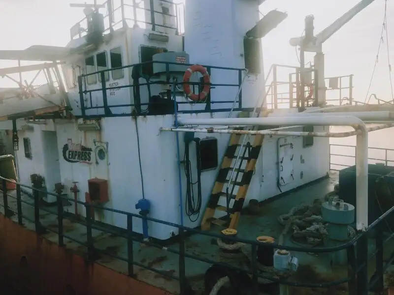 Navire de débarquement, citerne à vendre