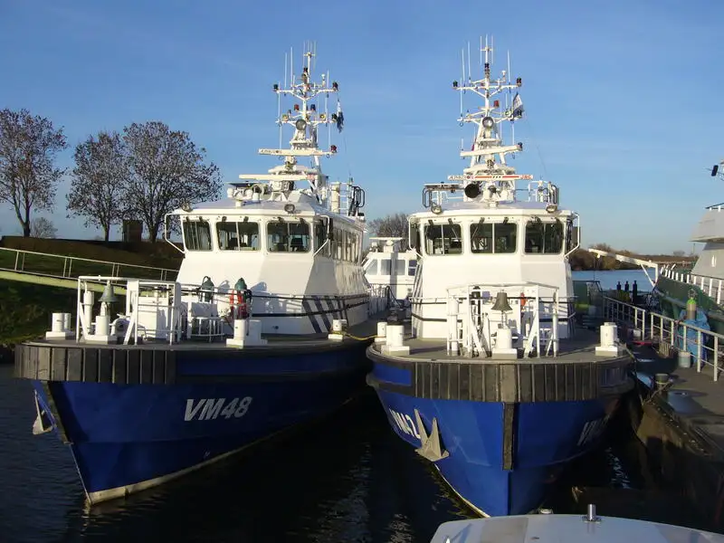 Bateau patrouilleur à vendre