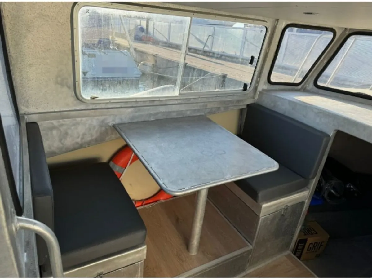 Bateaux de travail à vendre