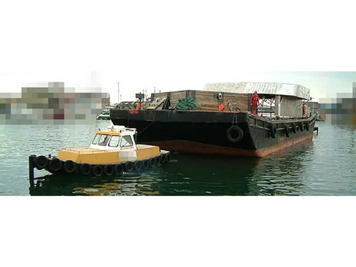 Bateaux de travail à vendre