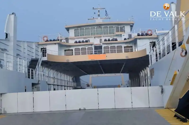 Navire-ferry à vendre