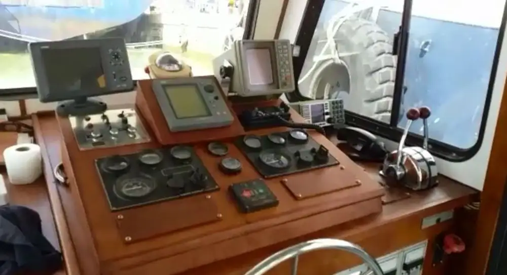 Bateau de transport d'équipage à vendre