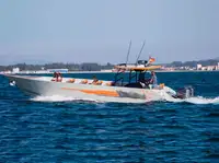 Bateau pneumatique semi-rigide à vendre