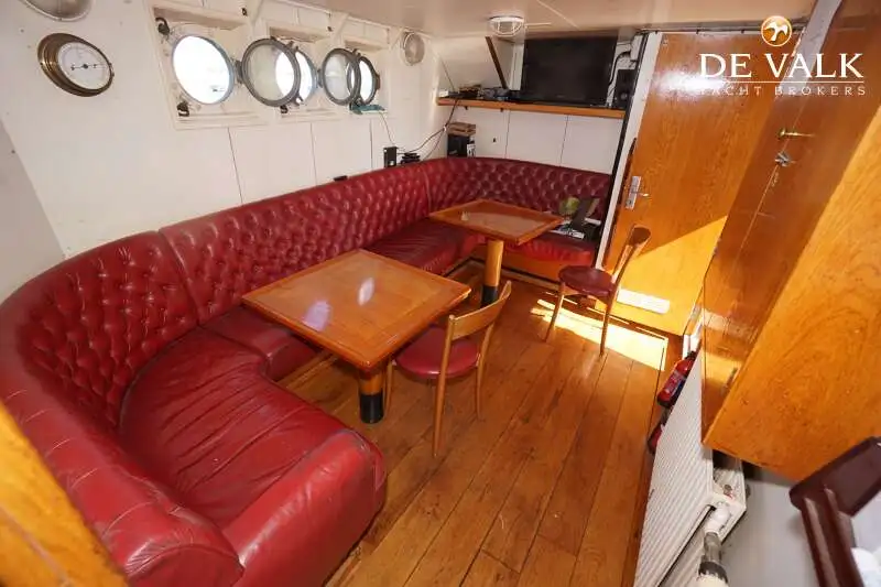 Navire de recherche à vendre