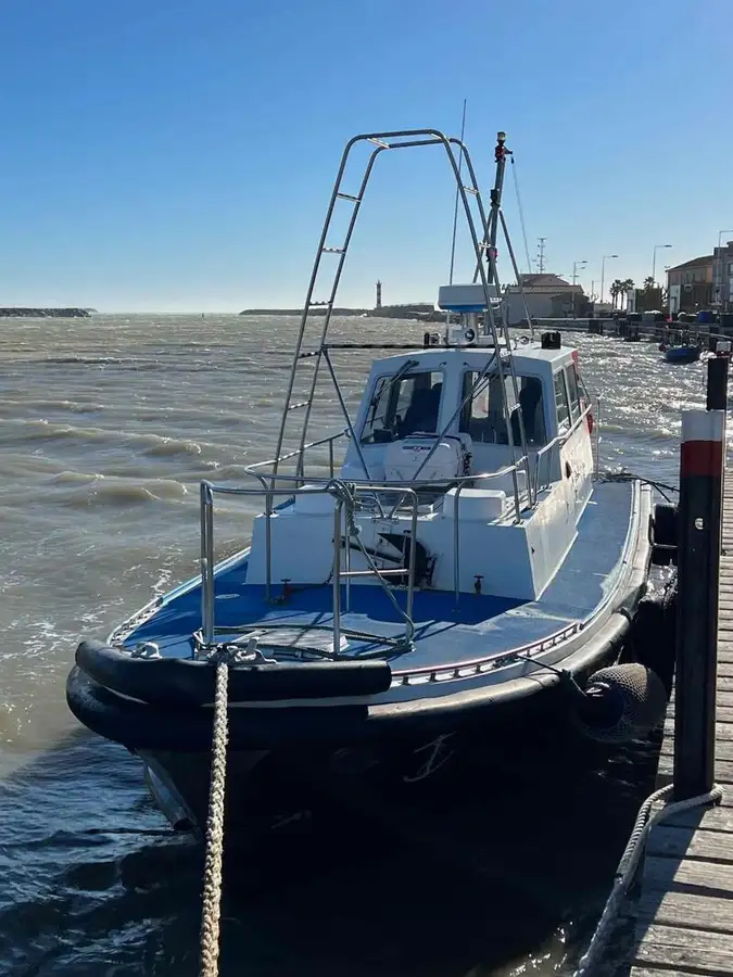 Bateau pilote à vendre