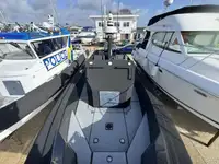 Bateau pneumatique semi-rigide à vendre