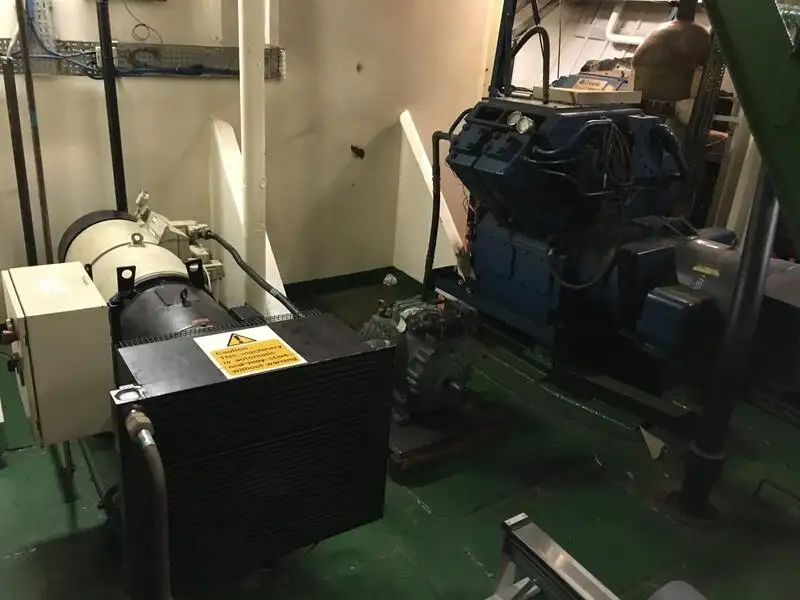 Navire de recherche à vendre