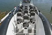 Bateau pneumatique semi-rigide à vendre