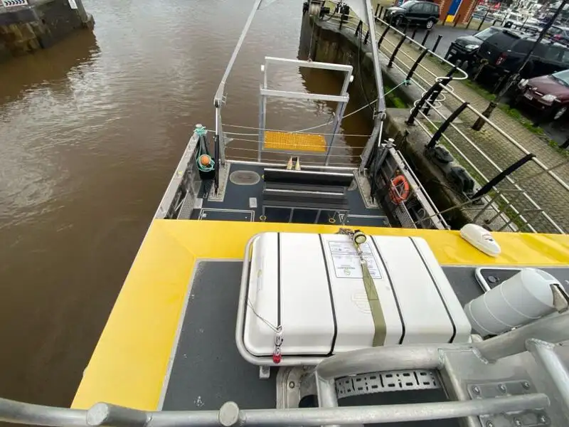 Bateaux de travail à vendre