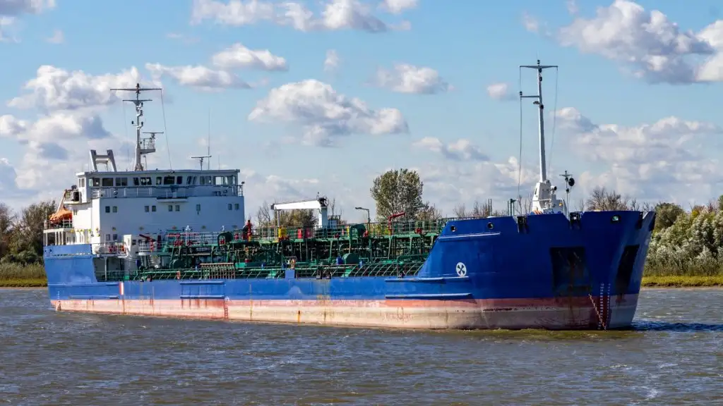Pétrolier / chimiquier à vendre