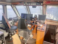 Navire d'arpentage à vendre