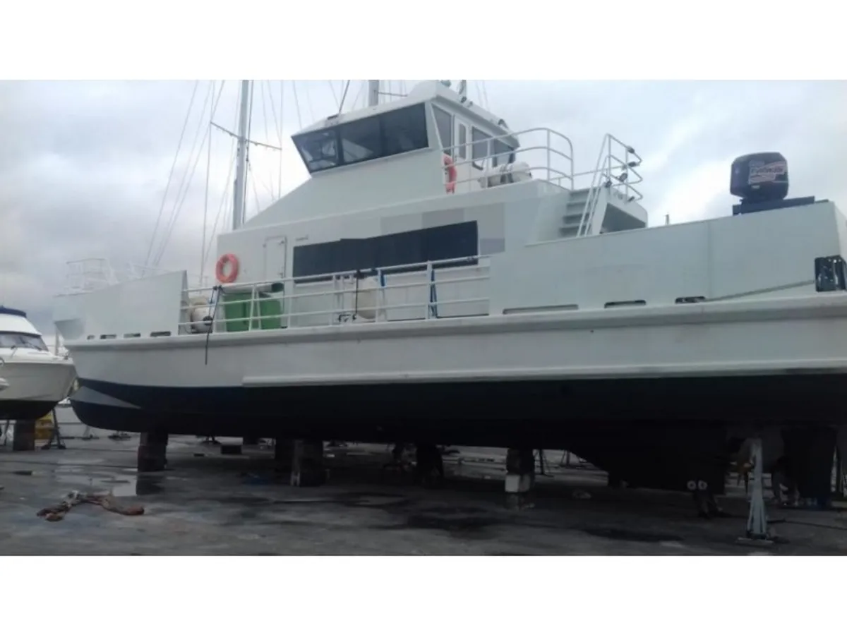 Bateau de transport d'équipage à vendre