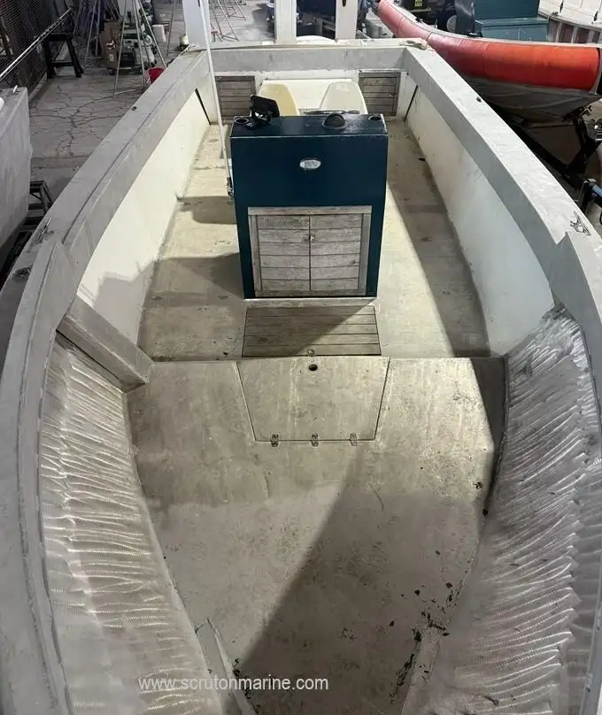 Bateaux de travail à vendre