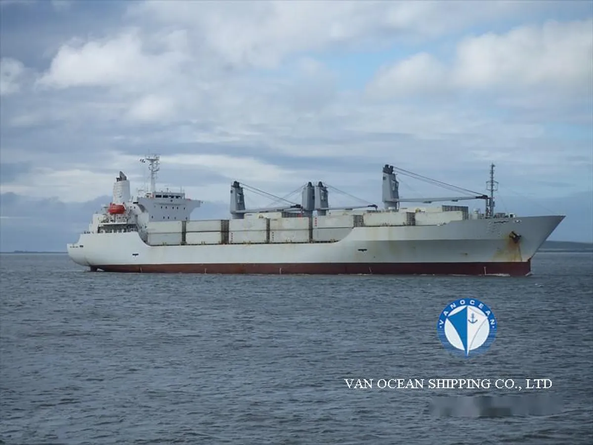Navire frigorifique à vendre