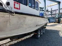 Navire d'enquête à vendre