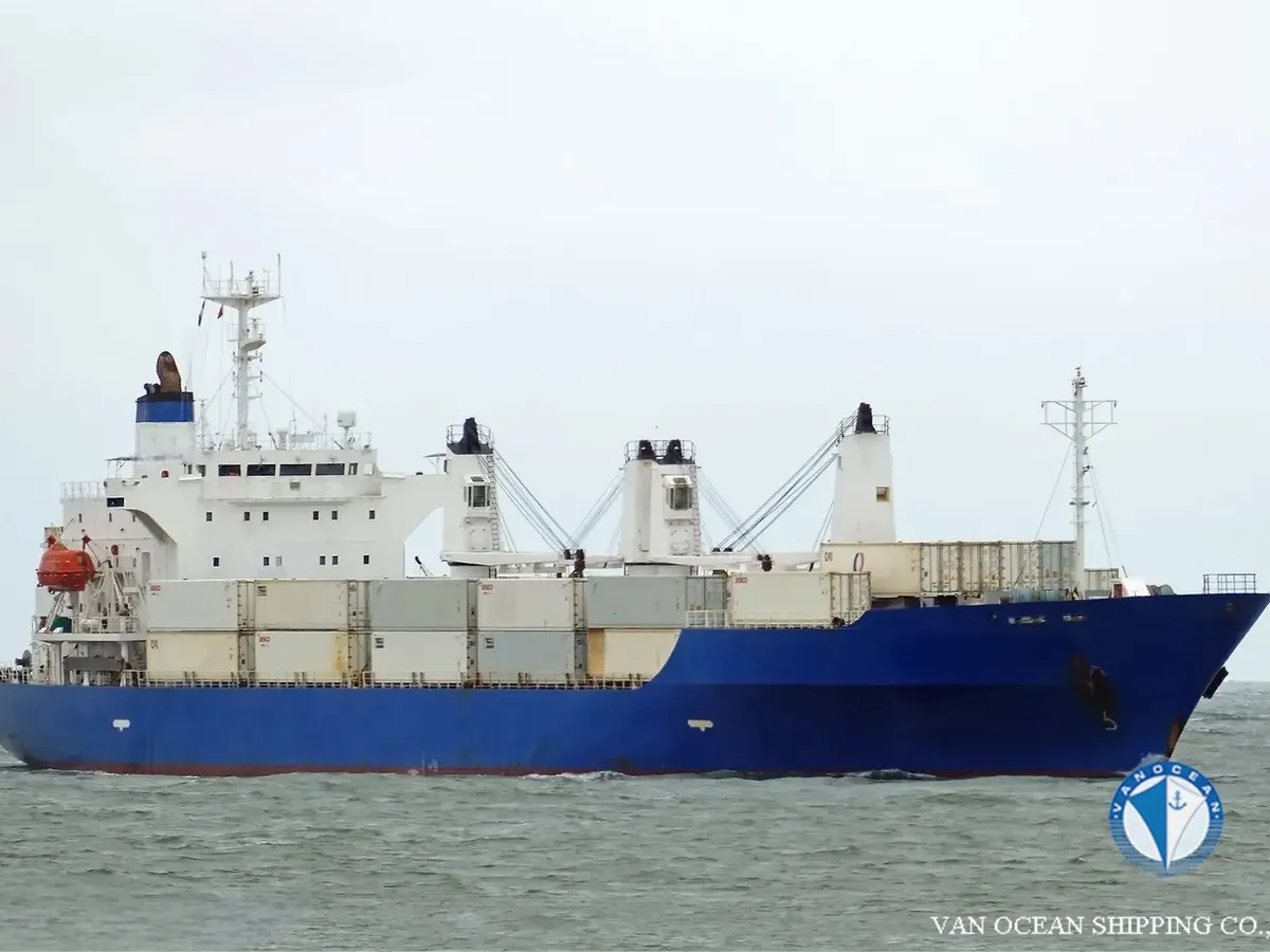 Navire frigorifique à vendre