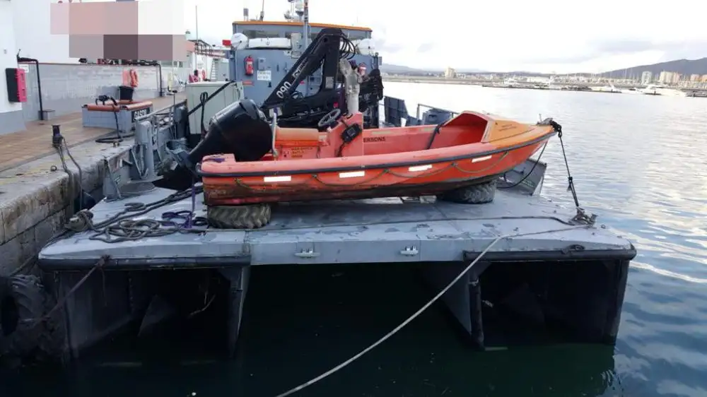 Bateaux de travail à vendre