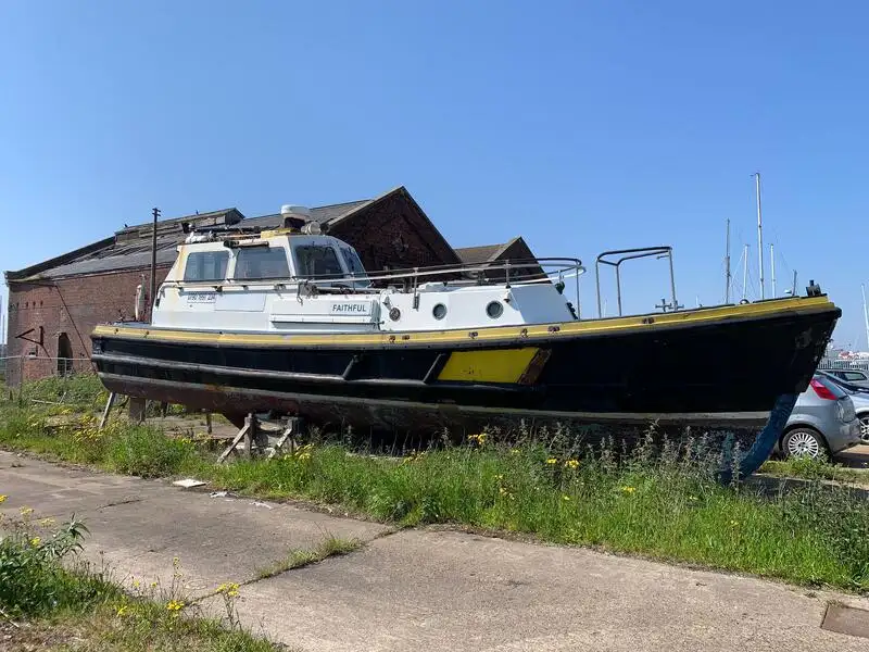Bateau pilote à vendre