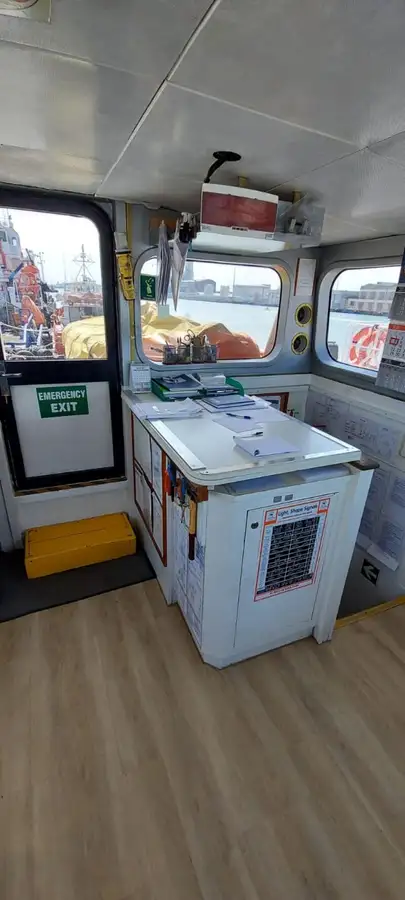 Bateau de transport d'équipage à vendre