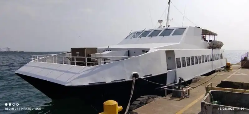Navire-ferry à vendre