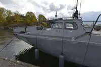 Navires militaires / de guerre à vendre