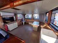 Bateaux de travail à vendre