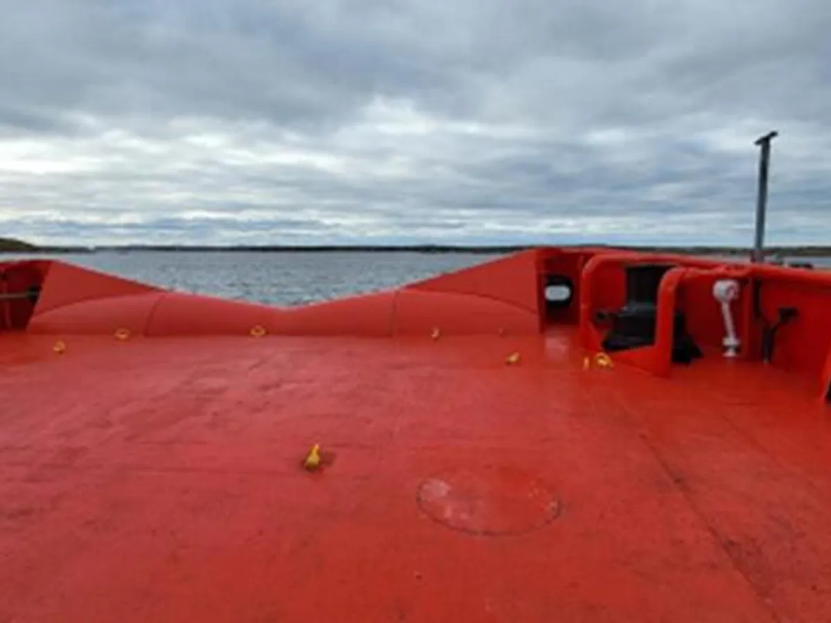 Navire d'approvisionnement à vendre