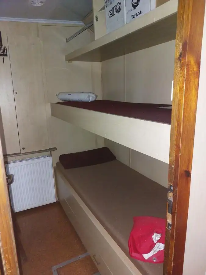 Navire d'arpentage à vendre