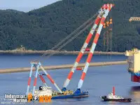 Navire grue à vendre
