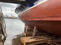 Bateaux de travail à vendre