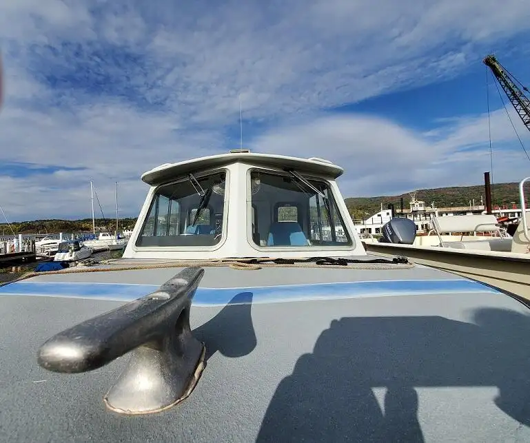 Bateaux de travail à vendre
