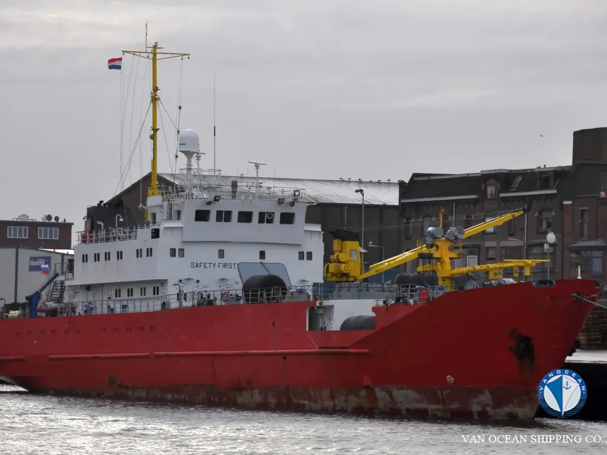 Navire frigorifique à vendre