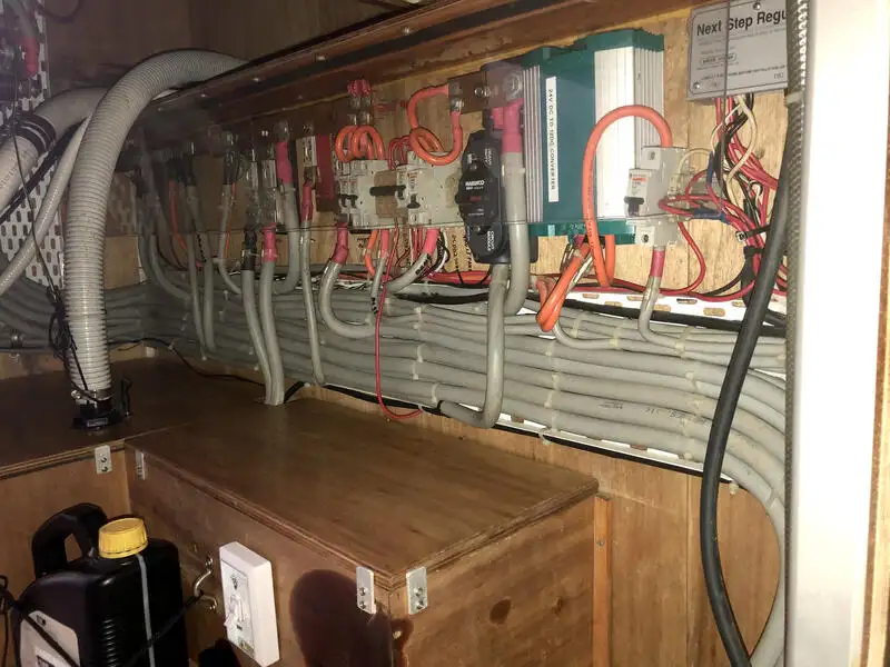 Navire de recherche à vendre