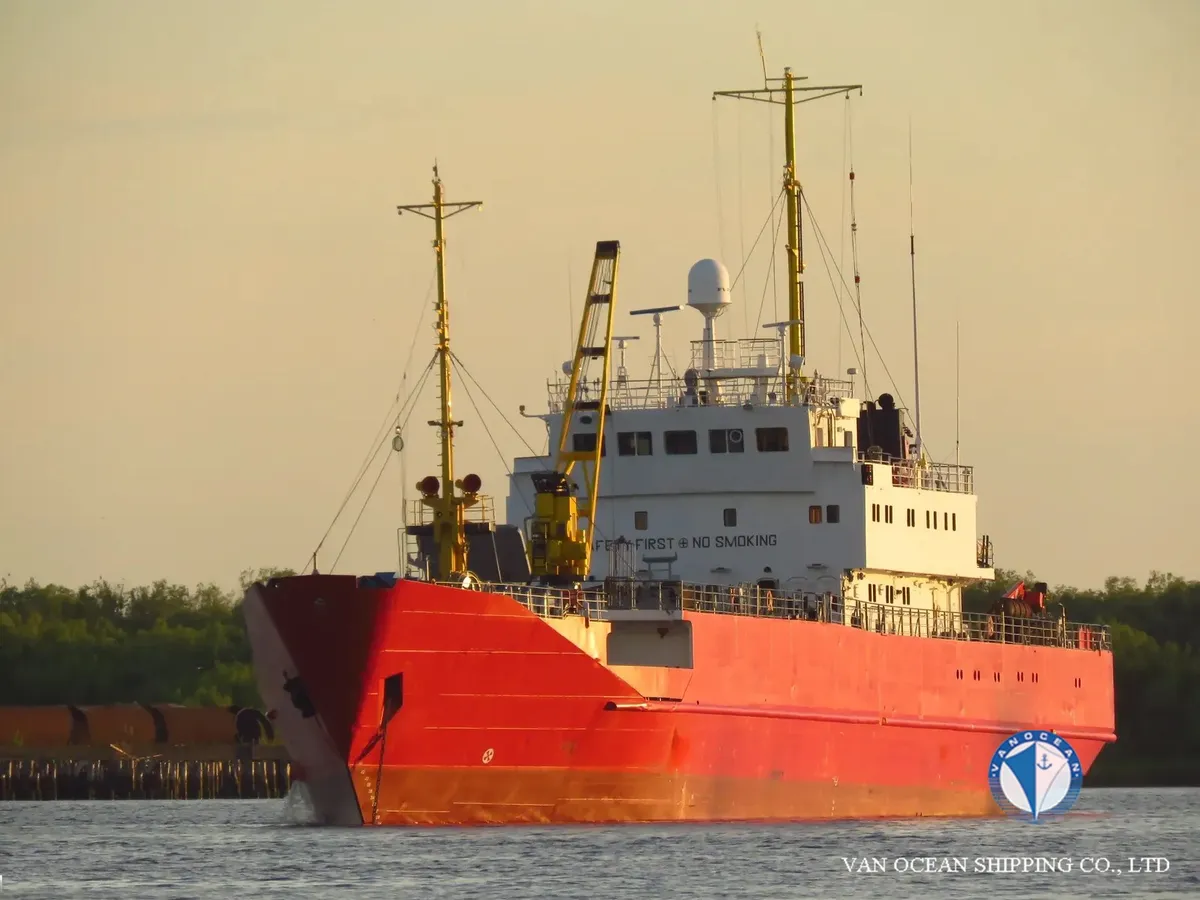 Navire frigorifique à vendre