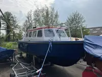 Bateau patrouilleur à vendre