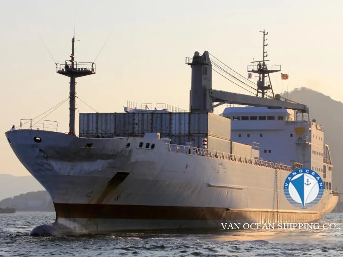 Navire frigorifique à vendre