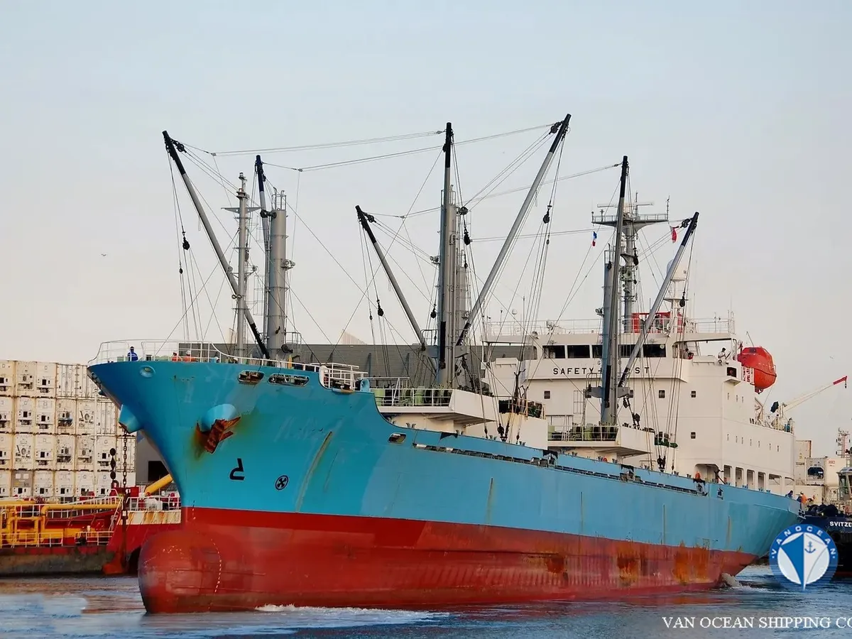 Navire frigorifique à vendre