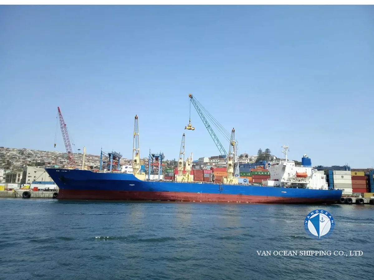 Navire frigorifique à vendre