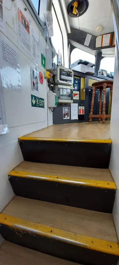 Bateau de transport d'équipage à vendre