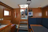 Navire d'arpentage à vendre