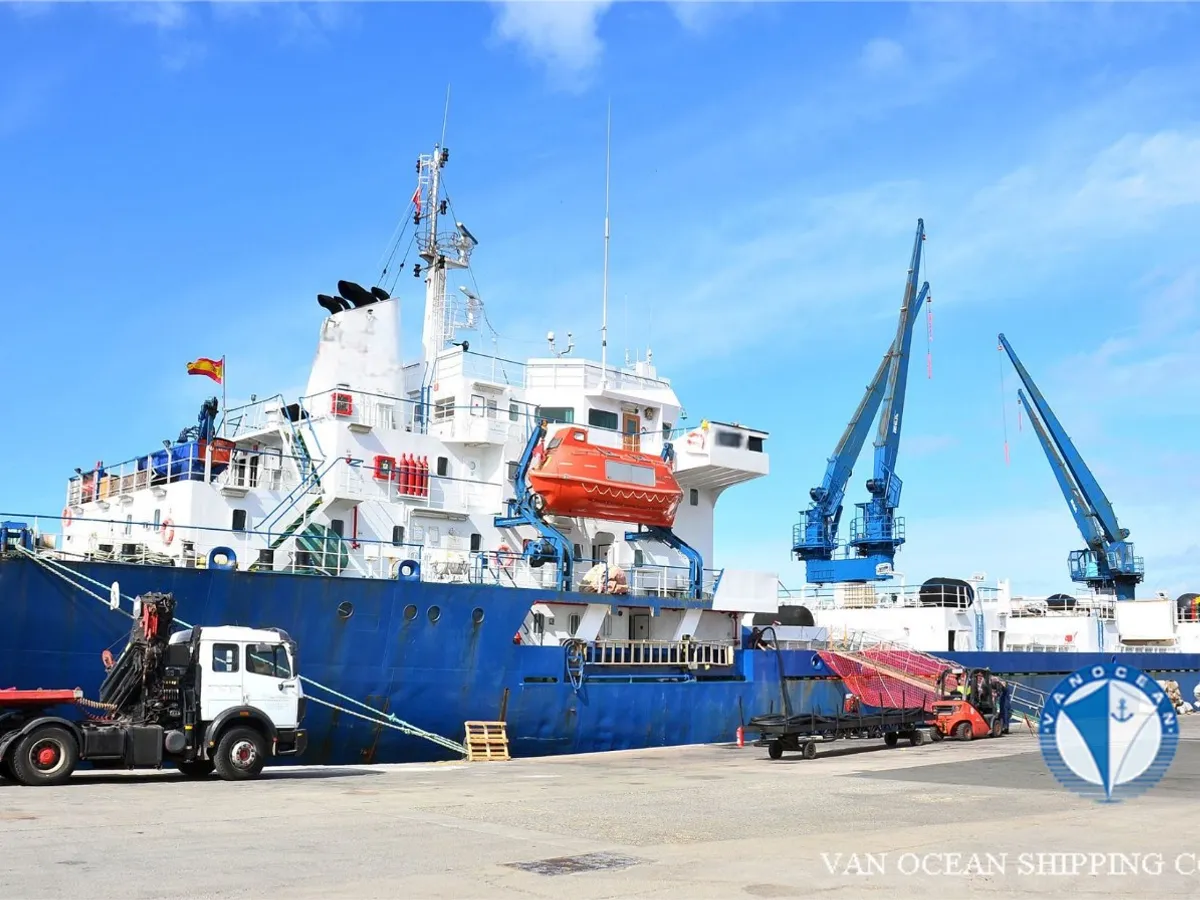 Navire frigorifique à vendre