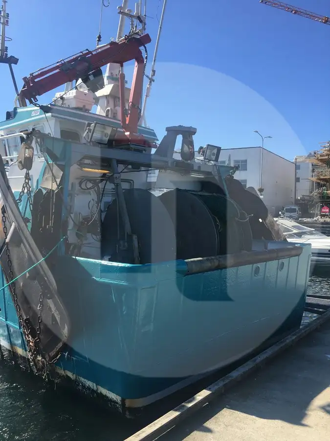 Chalutier à flottaison à vendre