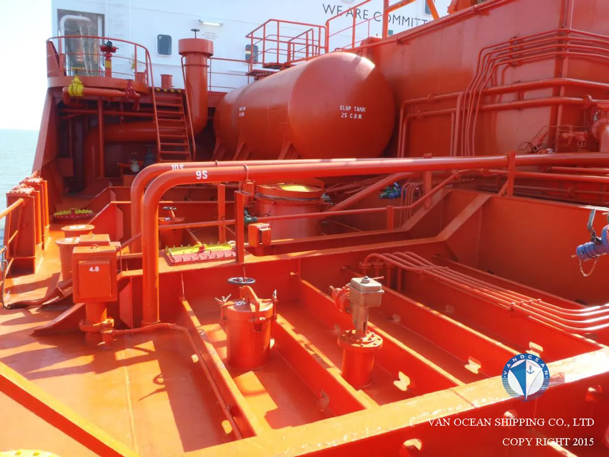Pétrolier / chimiquier à vendre