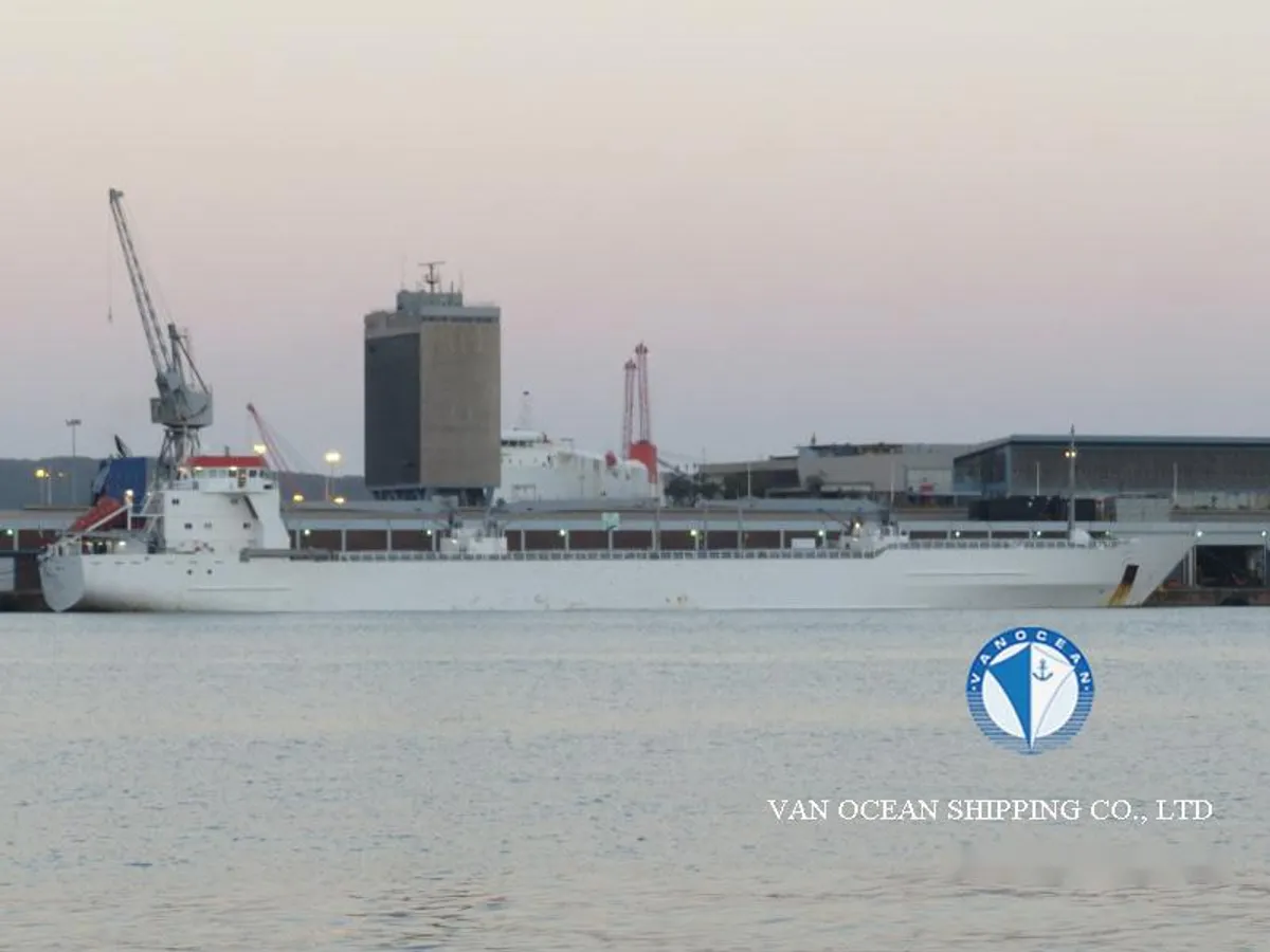 Navire frigorifique à vendre