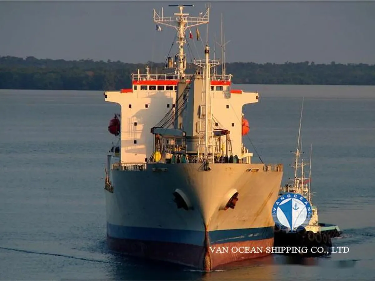 Navire frigorifique à vendre