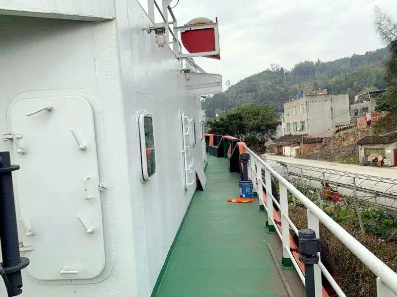 Navire d'approvisionnement à vendre