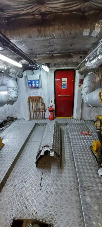 Bateau de transport d'équipage à vendre